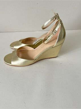 Marc Fisher LTD Felyna Metallic Gold Ankle-Strap Wedge Sandals, Sz 8.5M Preowned